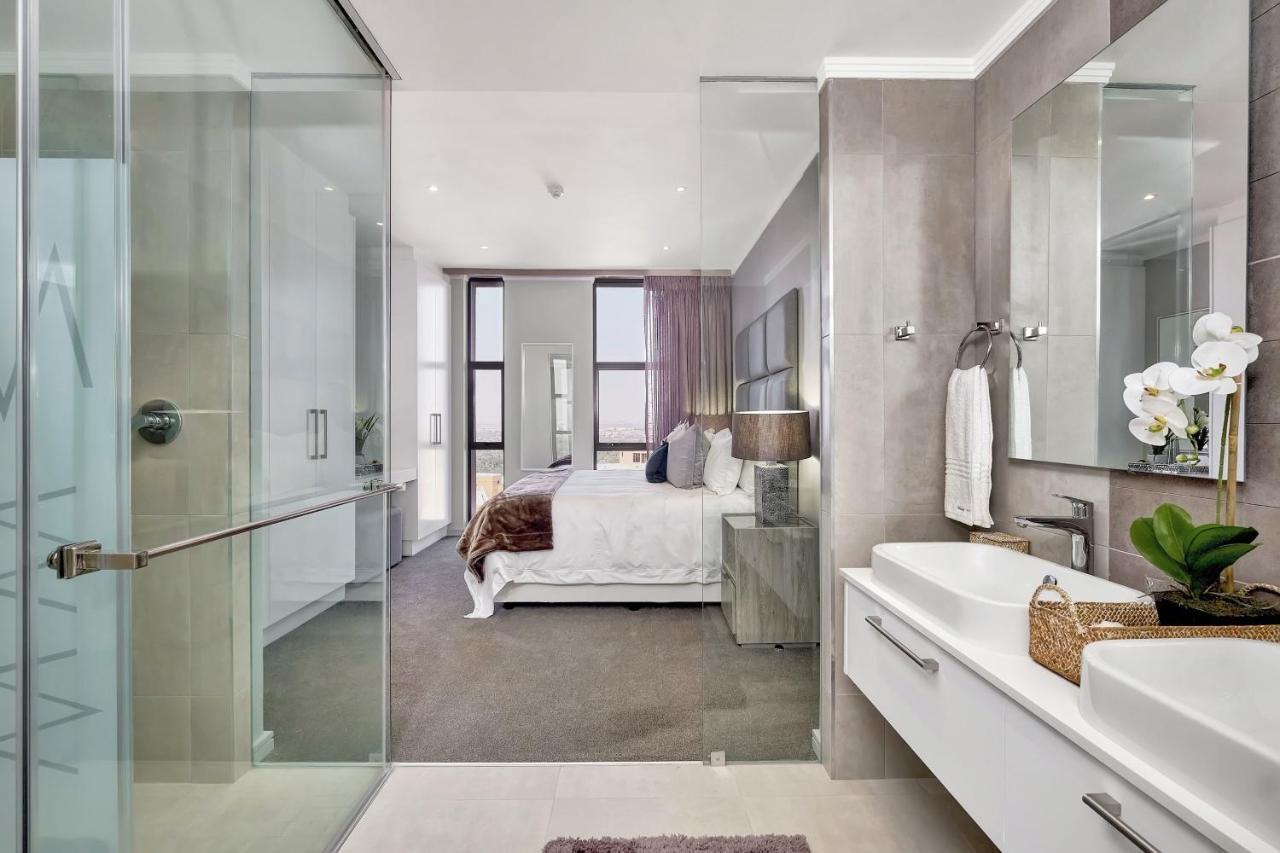 Modern Luxury Furnished In Sandton * Joanesburgo