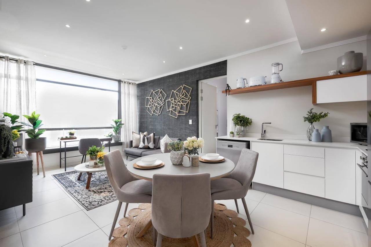 Modern Luxury Furnished In Sandton Joanesburgo