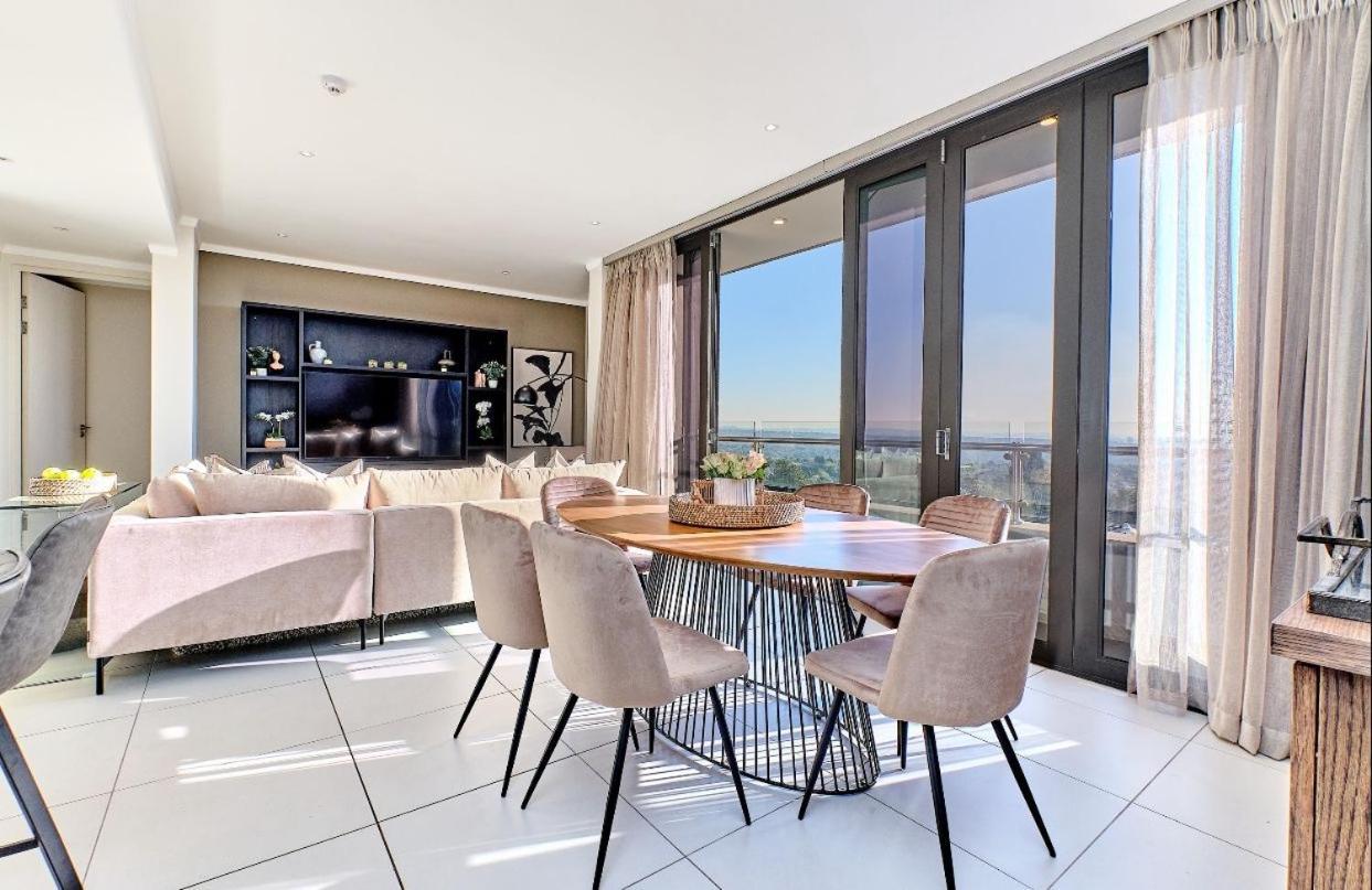 Modern Luxury Furnished In Sandton Joanesburgo