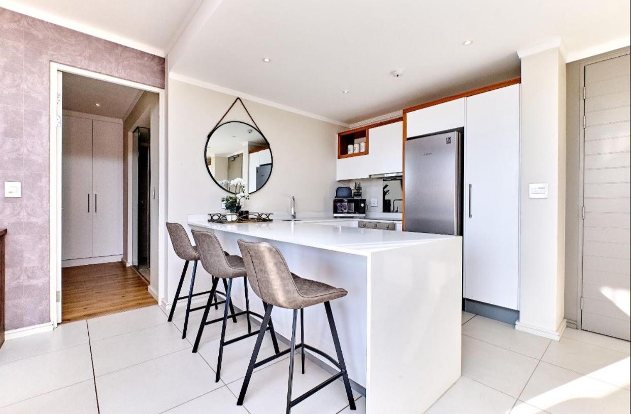 Modern Luxury Furnished In Sandton Apartamento Joanesburgo