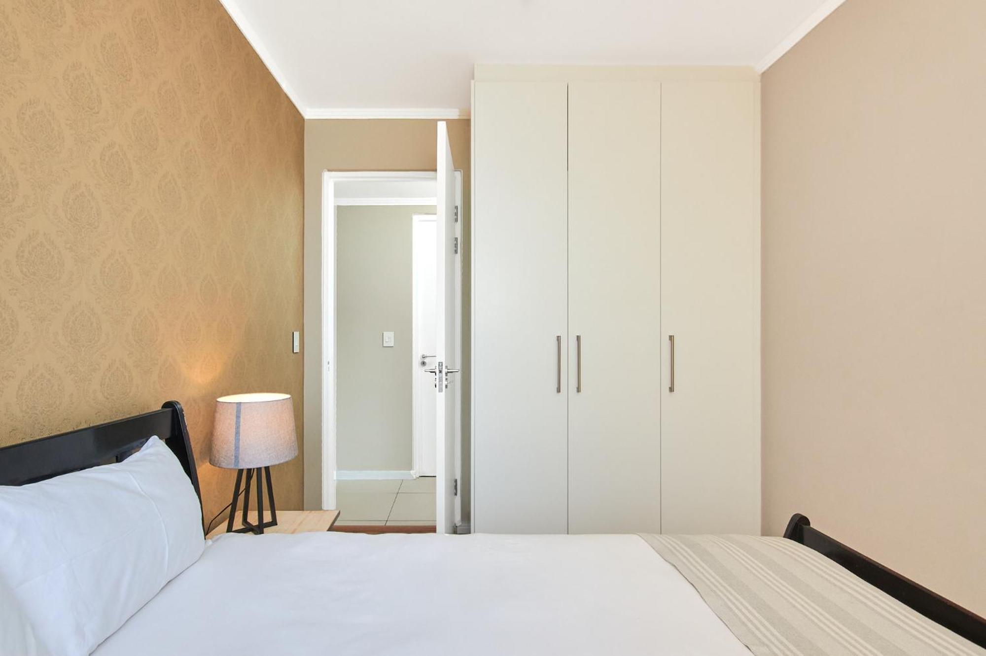 Modern Luxury Furnished In Sandton *