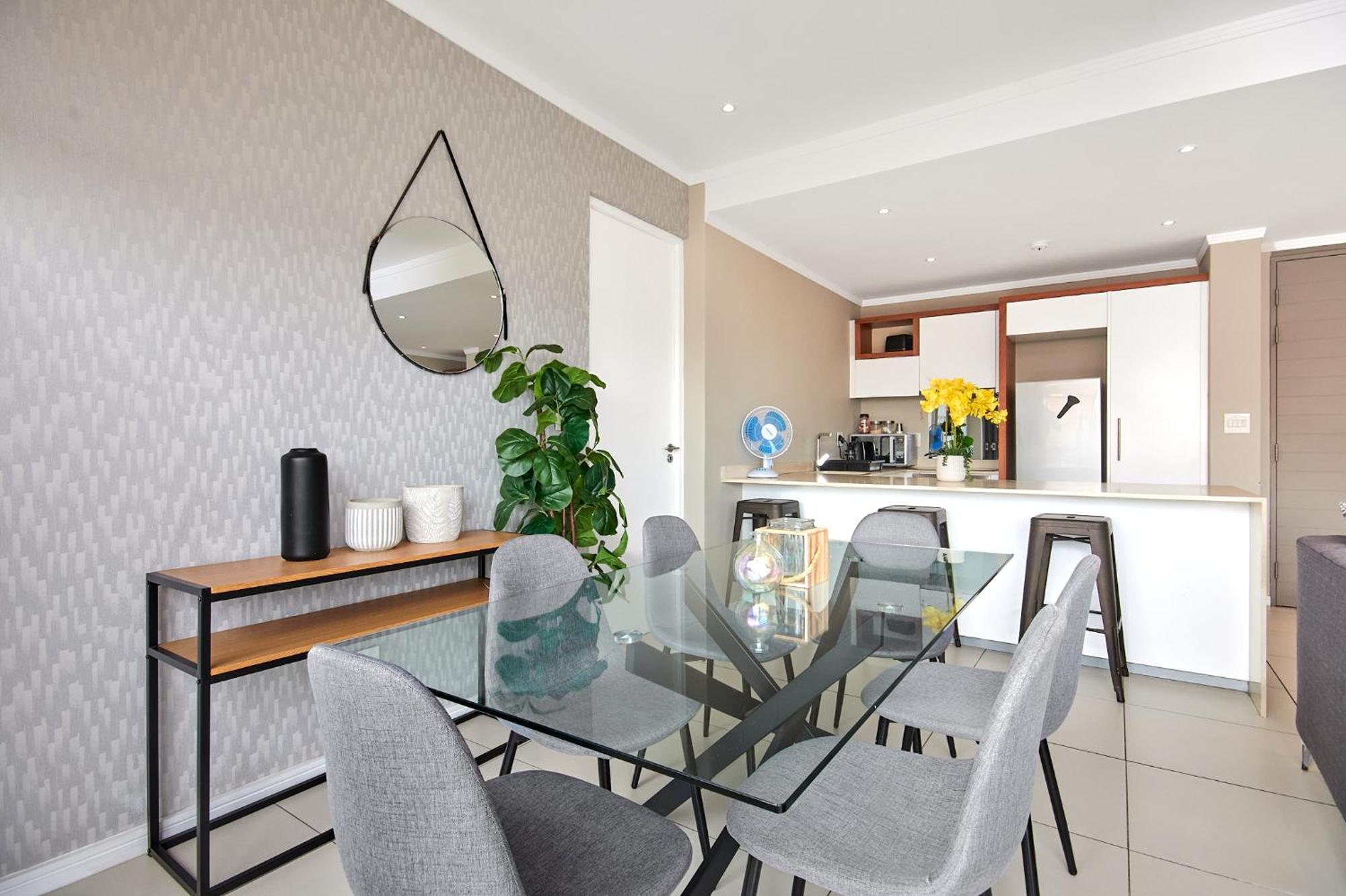 Modern Luxury Furnished In Sandton * Joanesburgo