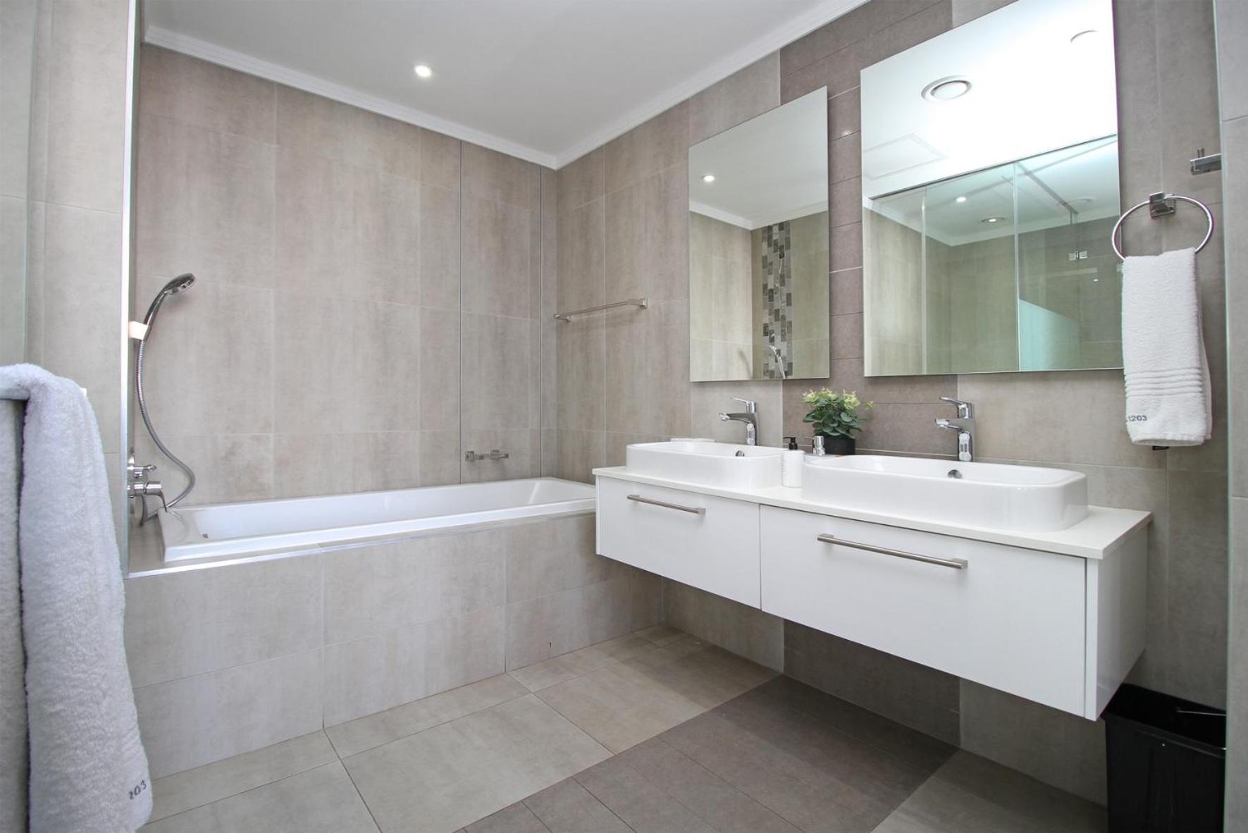 Modern Luxury Furnished In Sandton Joanesburgo